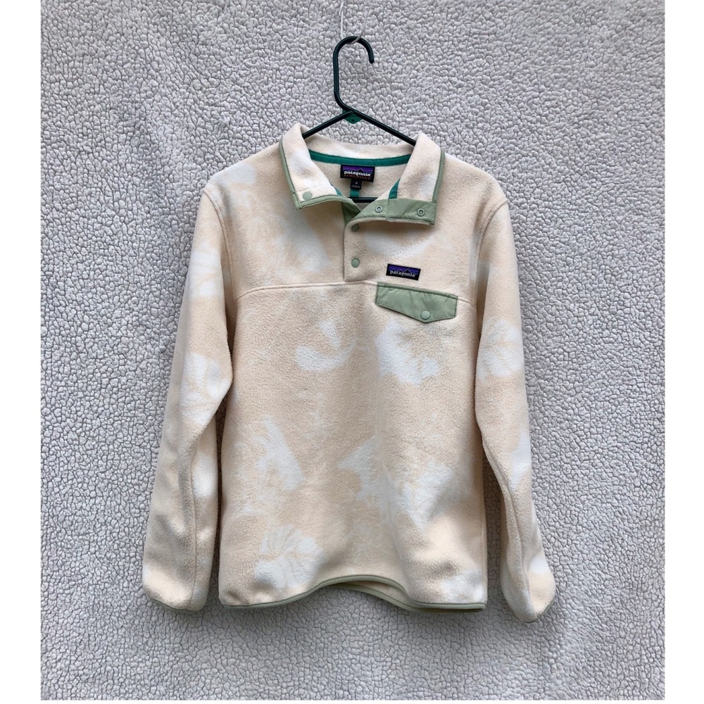 Patagonia Women’s Pullover in Valley Flora/Ecru